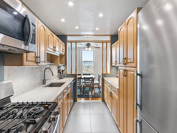 3rd image of 4601 39th Ave APT 521