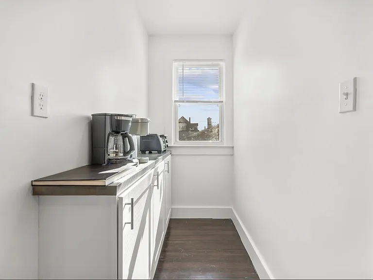 29 Roosevelt St #2 — Photo 8
