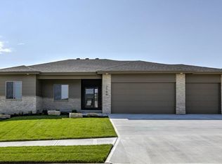 2504 N 185th St, Elkhorn, NE 68022