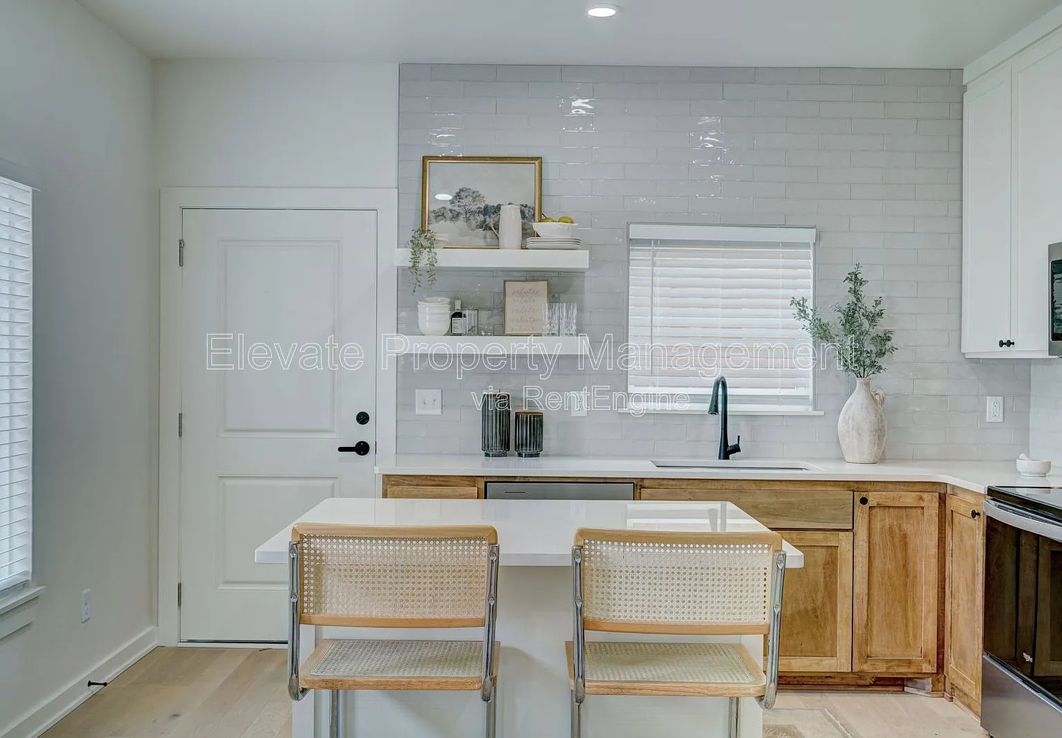 1 bed, 1.0 bath, 628 sqft, $1,395 — Photo 2