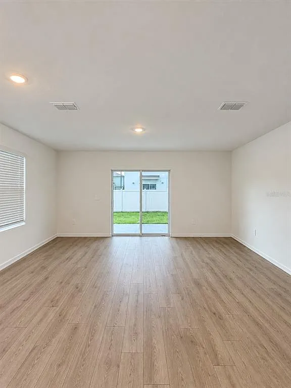 3 bed, 2.5 bath, 1464 sqft, $2,250 — Photo 3