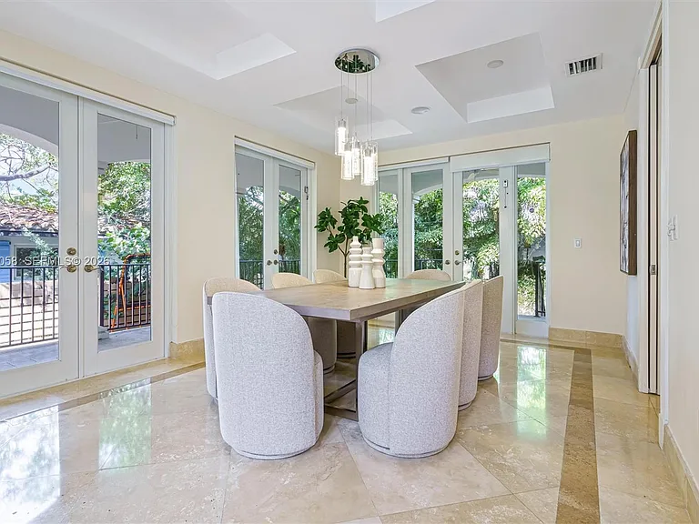 541 S Mashta Dr — Photo 8