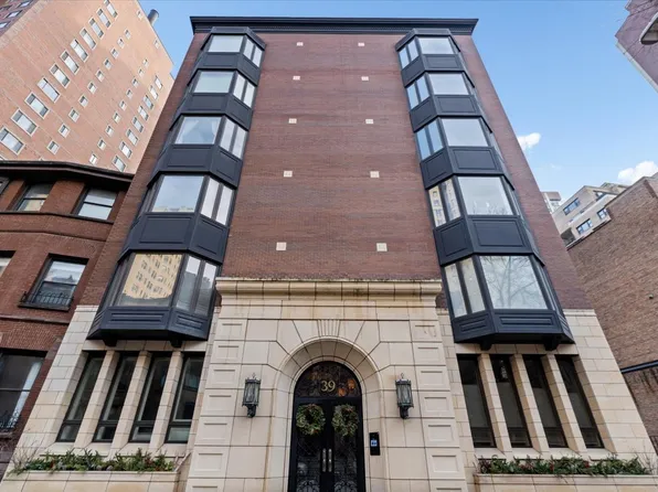 39 E Schiller St APT 1E, Chicago, IL 60610
