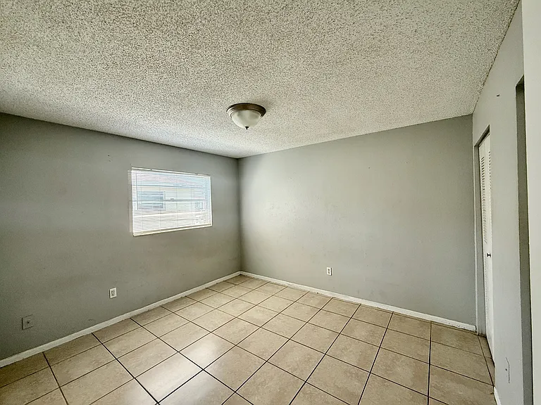 723 Michigan Ct #4 — Photo 6