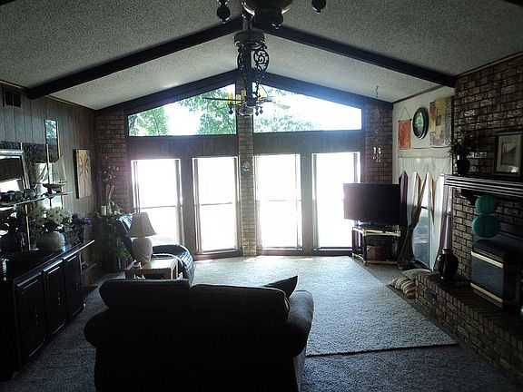 5th image of 30 Fairway Dr