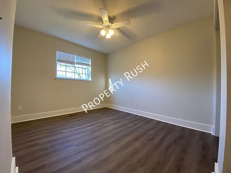 4727 Tessie Ln — Photo 19