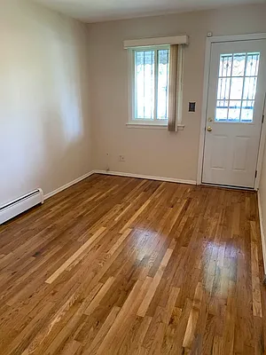 Rented by Halvatzis Realty | media 10