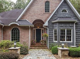 404 Deer Path Ln, New Wilmington, PA 16142