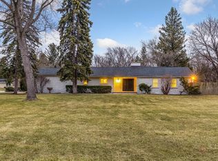 1967 Red Fox Ln, Libertyville, IL 60048