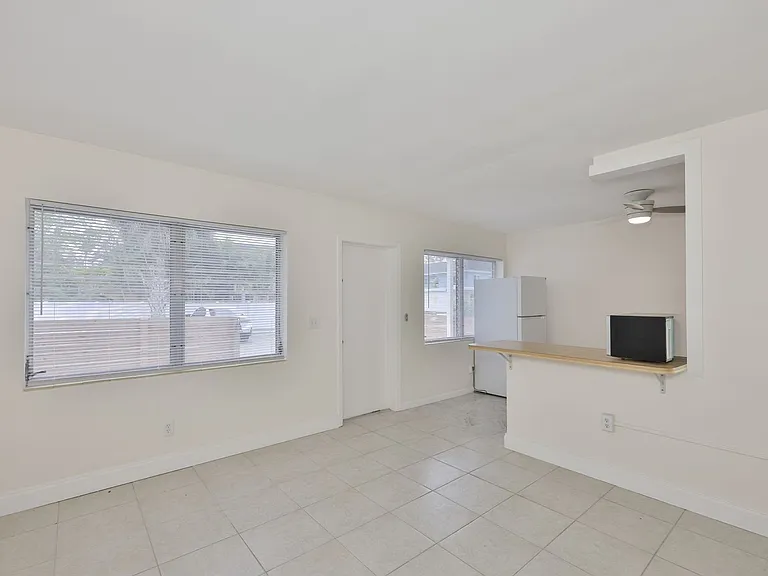2035 Edgewater Dr #6 — Photo 9