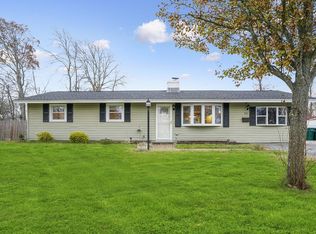 22 James St, Holbrook, MA 02343