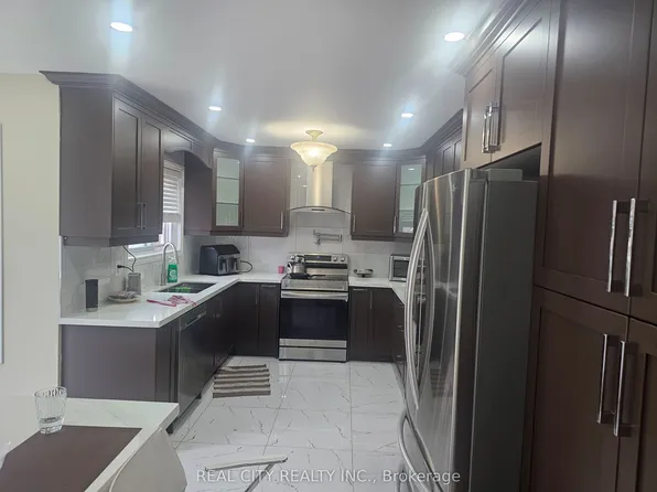 37 Bobcat St, Brampton, ON L6R 1C8