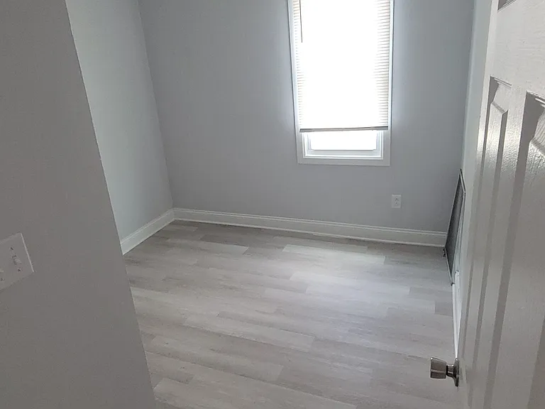 S Harper Ave — Photo 11