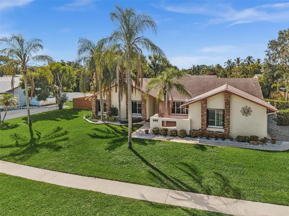 18232 104th Ter S, Boca Raton, FL 33498