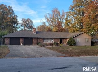 2800 W Kent Dr, Carbondale, IL 62901