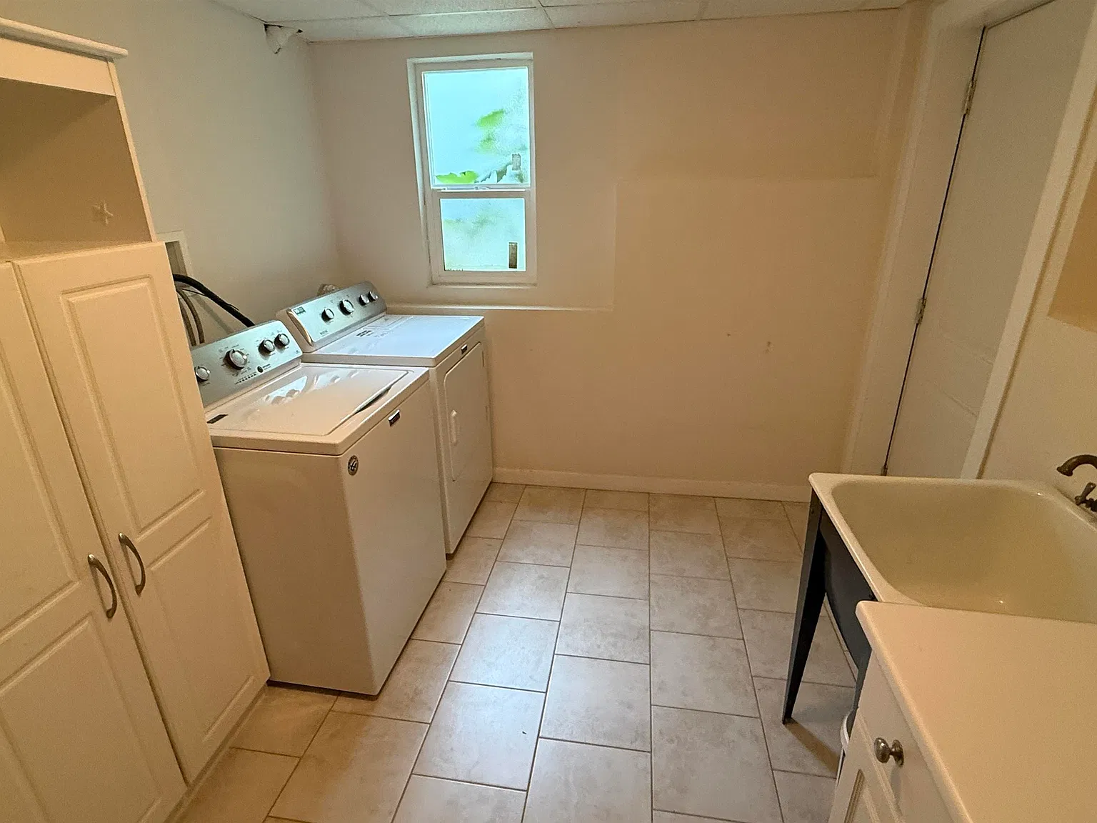4 bed, 3098 sqft, $6,000 — Photo 3