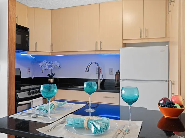 2888 Ala Ilima St APT 806, Honolulu, HI 96818