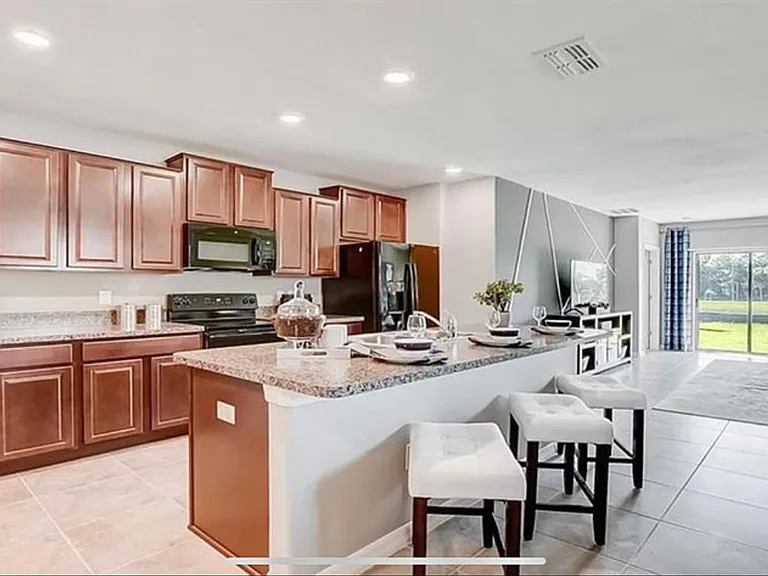 12006 Miracle Mile Dr — Photo 2