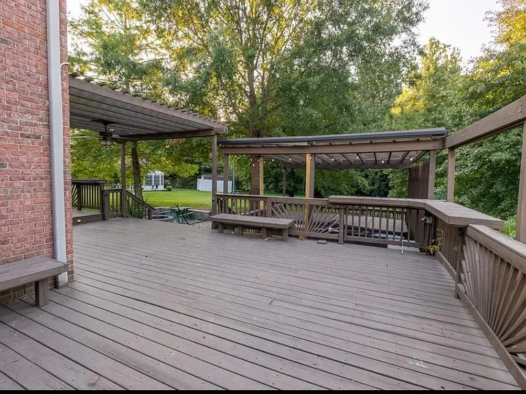 735 Courtland Ave — Photo 8