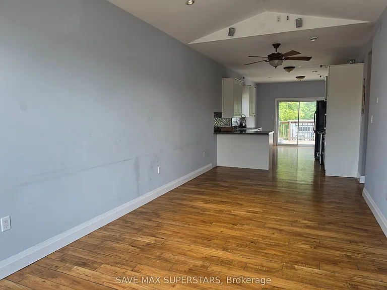 222 Phillips St #UPPER — Photo 27