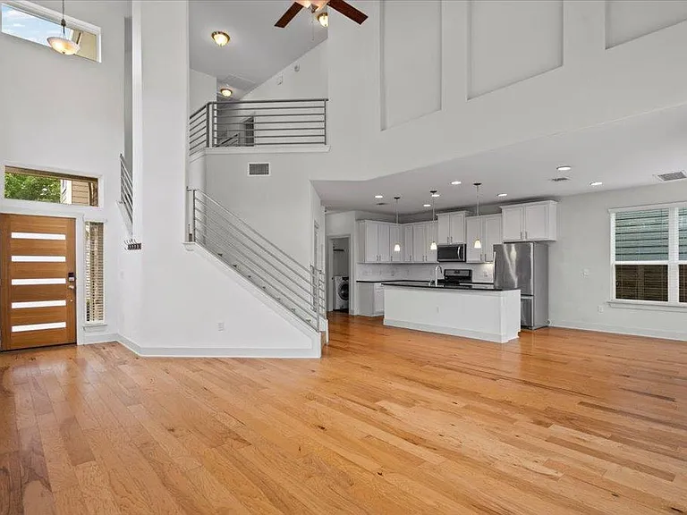 5915 Swayden Ln — Photo 5