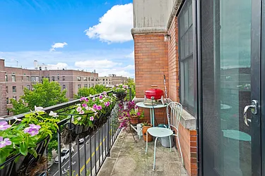 Sold by Avenue Sotheby's International Realty