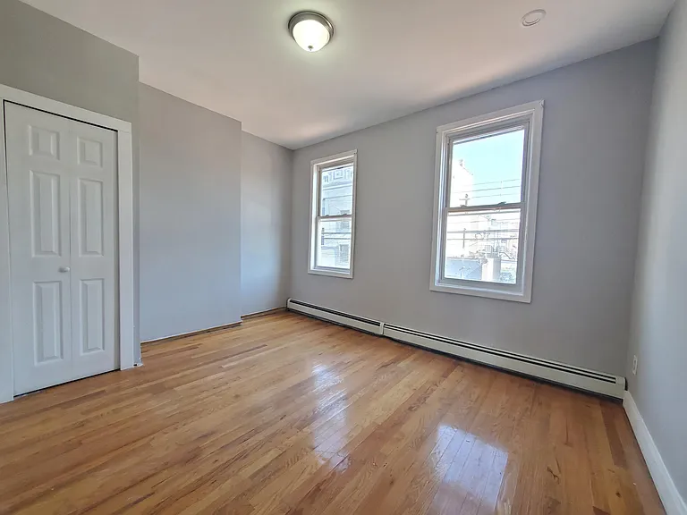 179 Armstrong Ave #2 — Photo 4