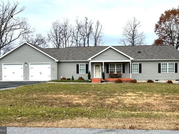 255 Wampum Ln, Hedgesville, WV 25427