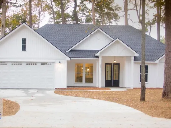 462 W 1st St, Midway, GA 31320