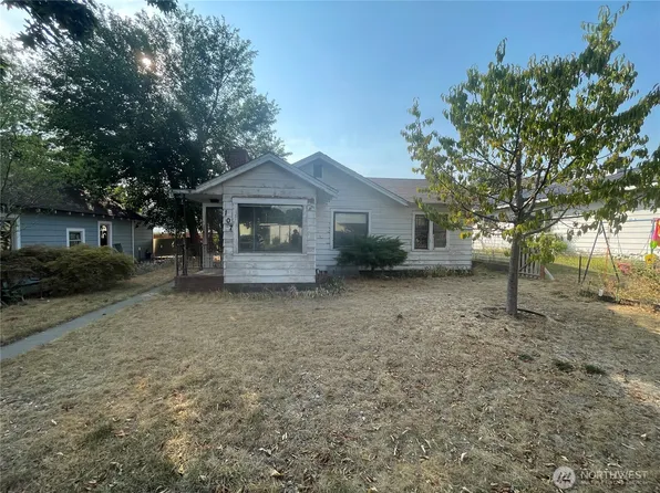 107 N Cedar Street, Omak, WA 98841