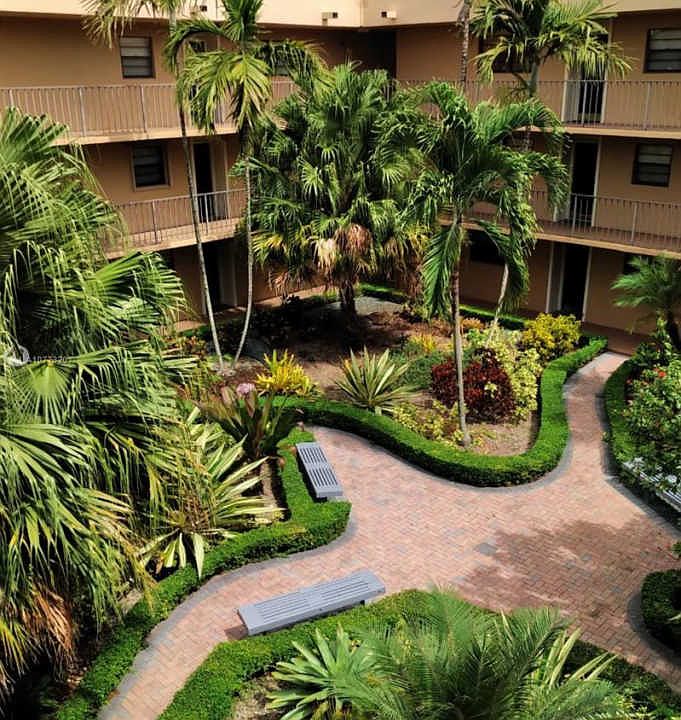 1st image of 10425 SW 112th Ave APT 315