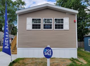 319 Surrey Rd, Wheeling, IL 60090