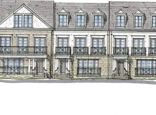 28 Woodside Rd, Chagrin Falls, OH 44022