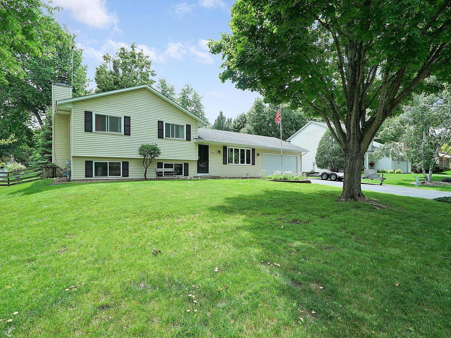 13713 James Ave S Burnsville MN 55337 Zillow 13713 James Ave S Burnsville MN 55337 Zillow
