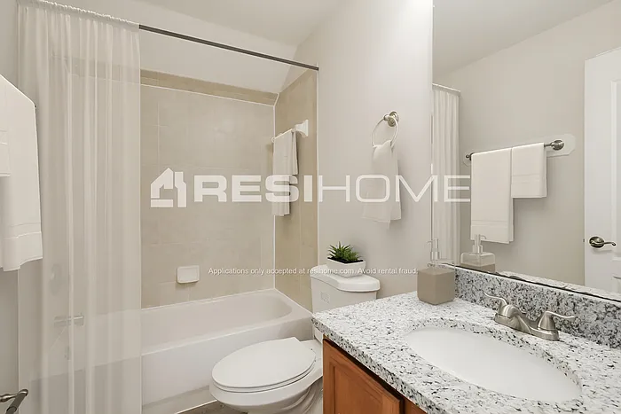 7435 Hawks Cliff Ct — Photo 11