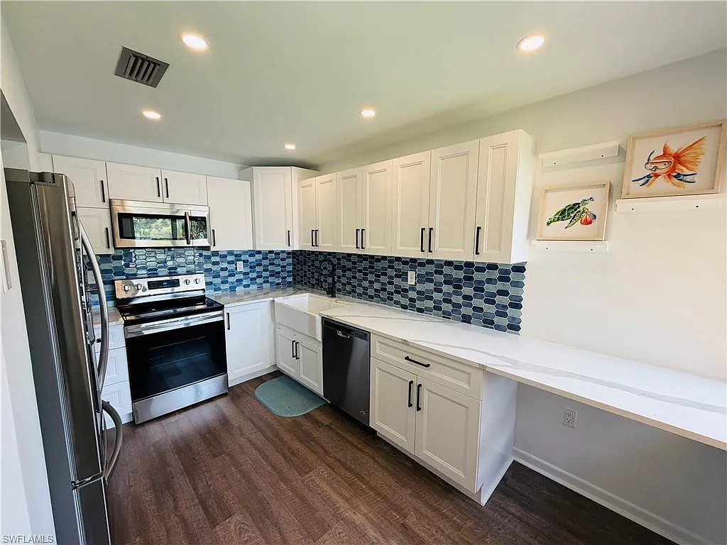 2 bed, 2.0 bath, 966 sqft, $2,500 — Photo 2
