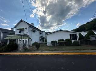 204-206 Cleveland St, Elco, PA