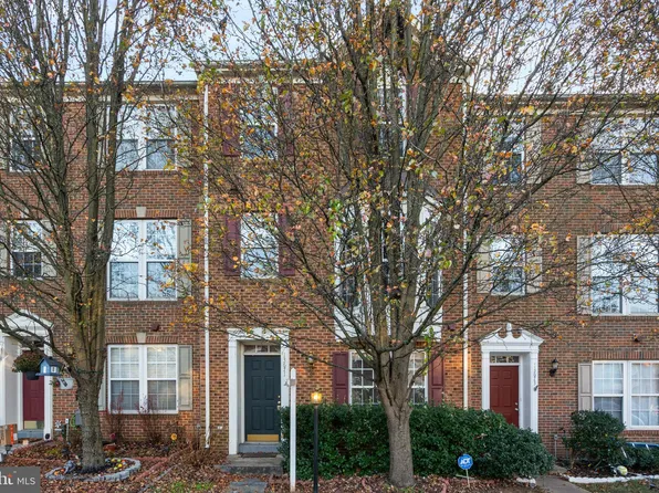 13671 Saint Johns Wood Pl, Herndon, VA 20171