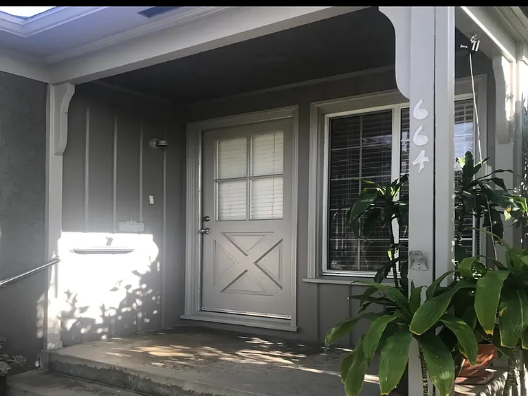 W Glenoaks Blvd — Photo 11