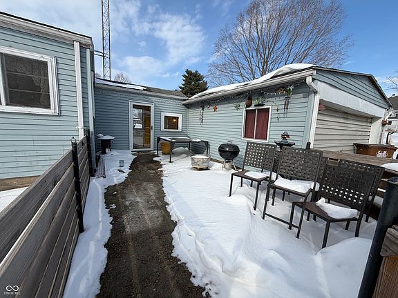 3rd image of 202 N Murphy St