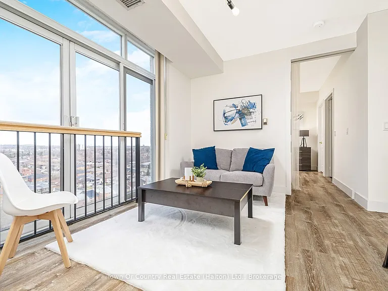 200 Burnhamthorpe Rd E #1309 — Photo 2