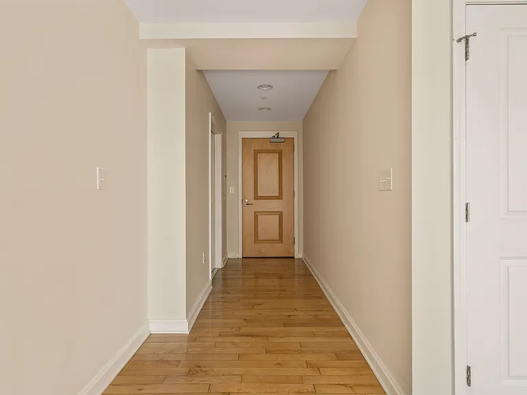 901 N Penn St #903R — Photo 3