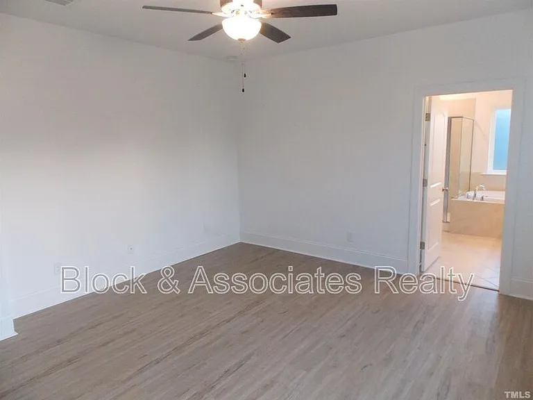 2940 Thurman Dairy Loop — Photo 14