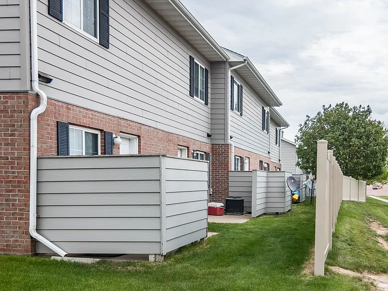 WestPointe Townhomes — Photo 21