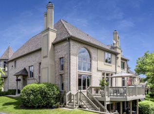 1425 W Rue Paris Pl, Inverness, IL 60067