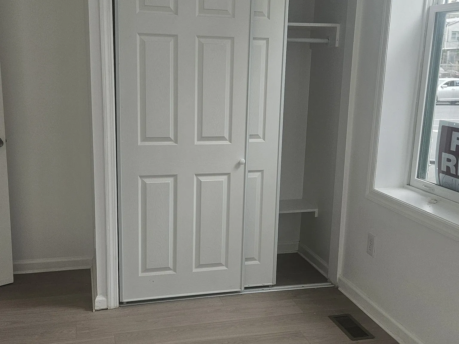 1 bed, $1,376 — Photo 3