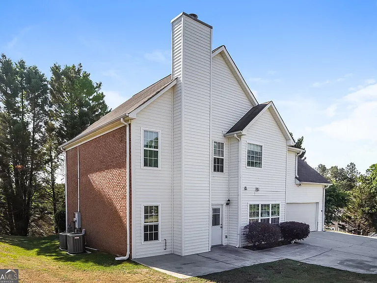 5929 Rosie Ln SE — Photo 15