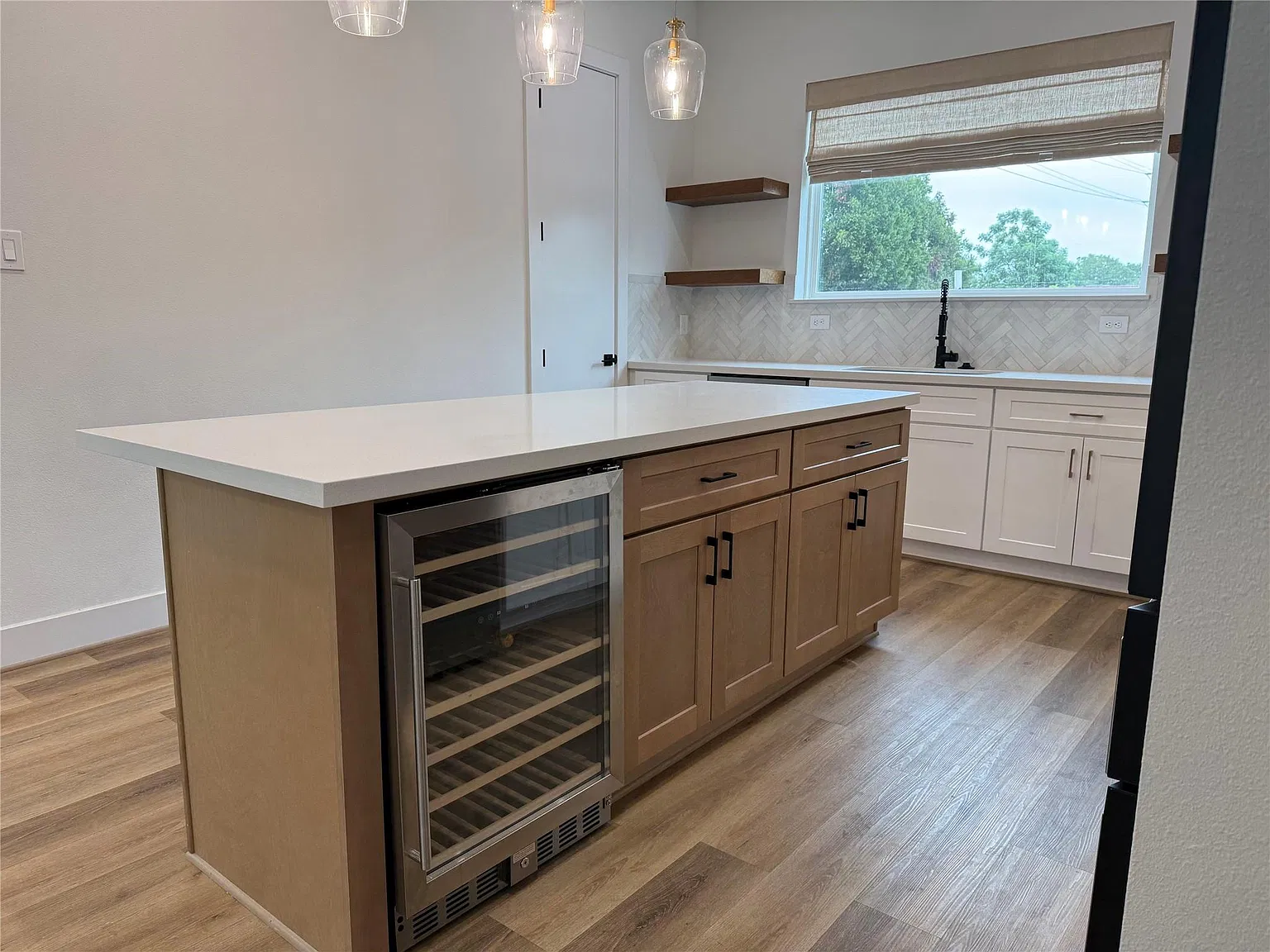3 bed, 3.5 bath, 1810 sqft, $3,000 — Photo 4