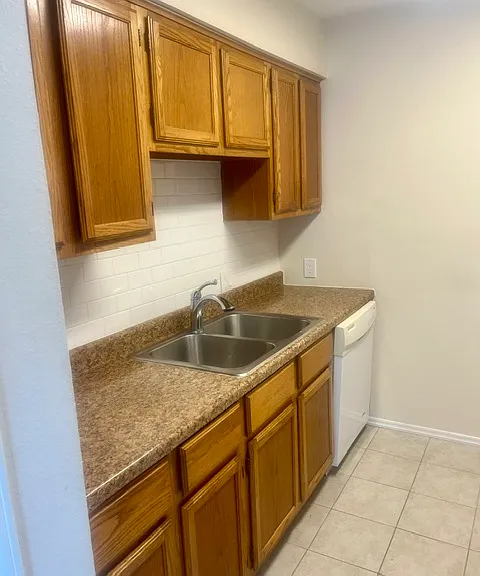 426 Sailmaster St #A — Photo 5