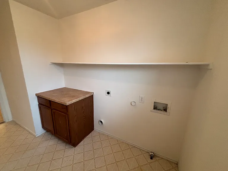 1327 Falcon Holw — Photo 10